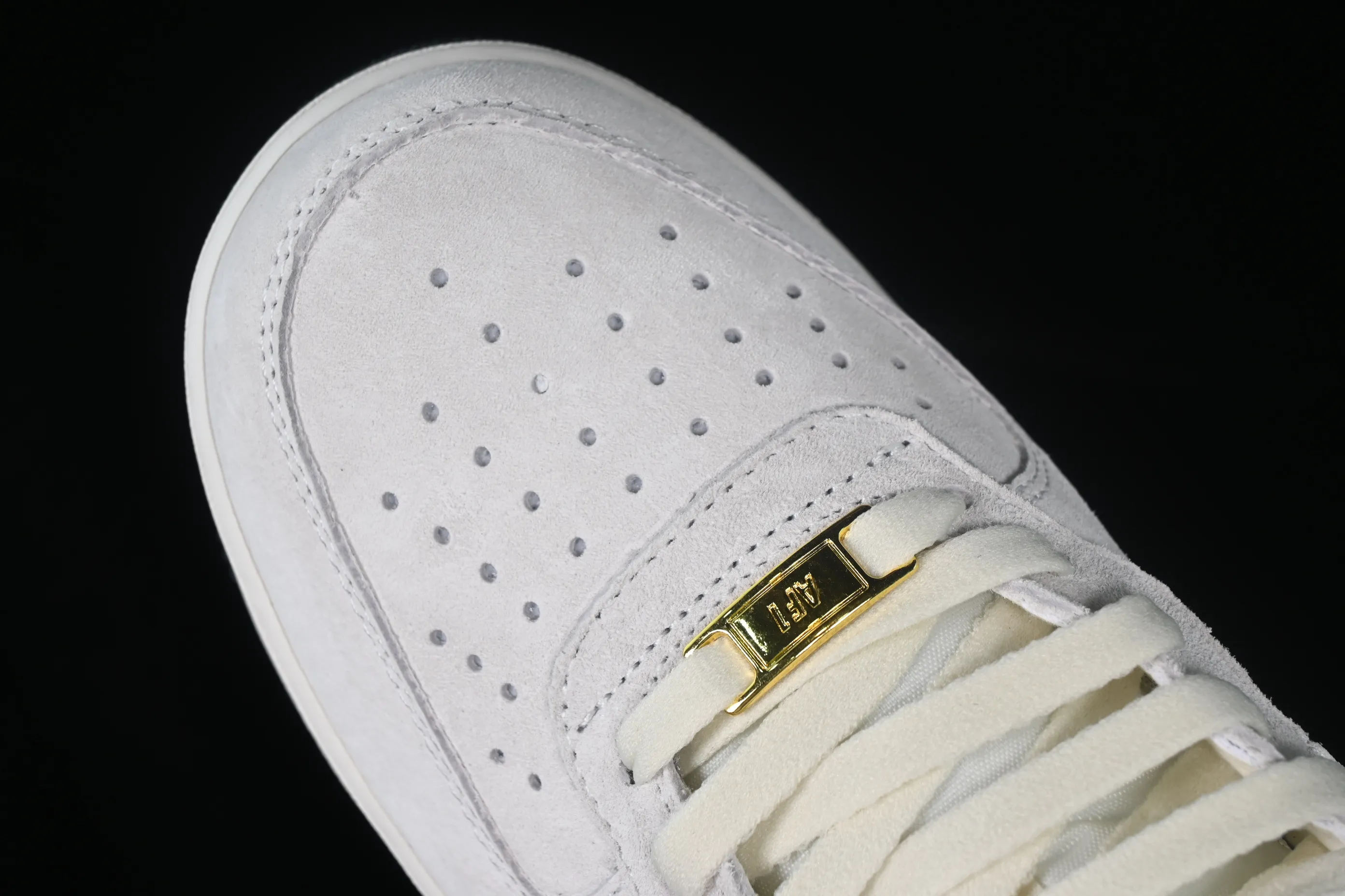 All categories Nk Air Force 1 Air Force series Nk Air Force 1 Mid Air Force mid-top Nk Air Force 1'07 Mid gray suede small hook Air Force One mid-top casual sneakers KG3031-011